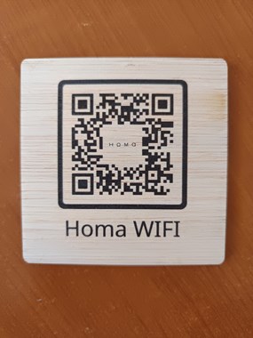 Πινακιδάκι Ξύλινο (με εκτύπωση QR code) Διάσταση 9x9cm - Ελάχιστη ποσότητα 5τεμ.